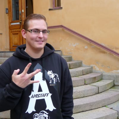 Dennis Svenfelt har nyligen flyttat till Åbo för att studera teologi.