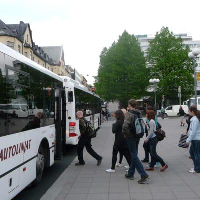 Busshållplats på torget i Åbo