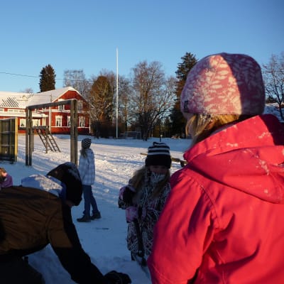 Dagsmark skola får vara kvar ett år till.