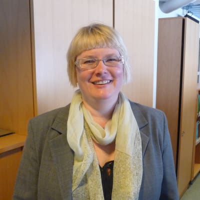 Universitetslärare Nina Kivinen vid Åbo Akademi.