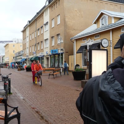 Michael Björklund och Sonja Kailassaari