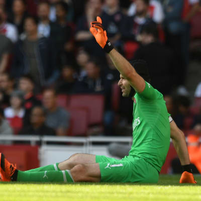 Petr Cech loukkaantui Watford-ottelussa.