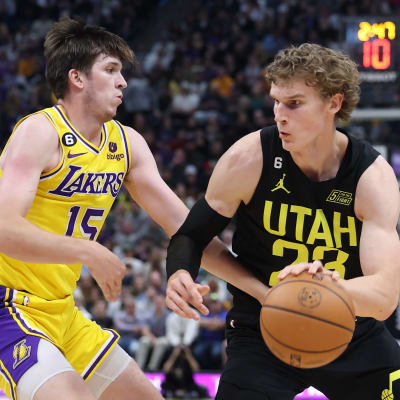 Lauri Markkanen dribblar
