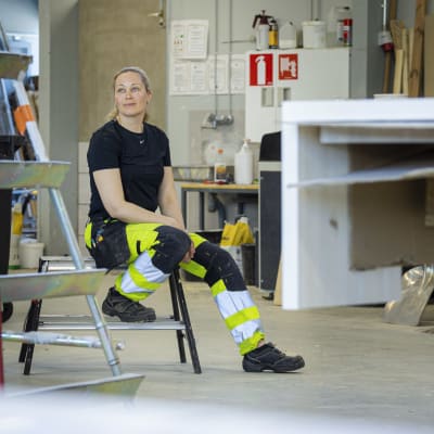Äänekoskelainen Jaana Mäntynen vaihtoi alaa ja opiskelee Äänekosken ammattikoulussa. 
