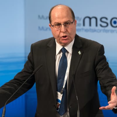 Moshe Yaalon håller ett tal i München 14.2.2016.