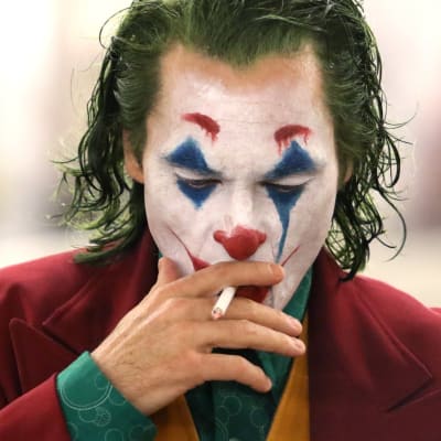 Jokern från Batman röker
