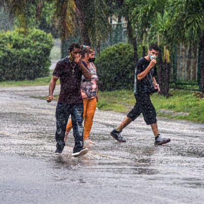 Hurrikaani Idan tuomia sateita Kuubassa.