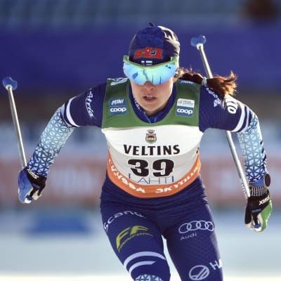 Krista Pärmäkoski åker i Lahtis.