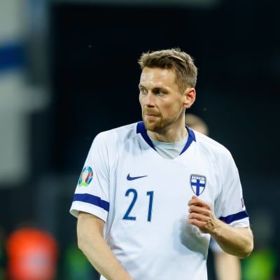 Kasper Hämäläinen spelade från start i Finlands EM-kvalpremiär borta mot Italien i mars 2019.