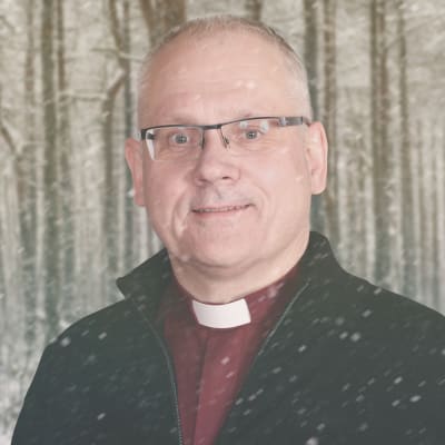 Biskop Bo-Göran Åstrand på Vegas vinterpratare kollagebild mot snöig skogsbakgrund.