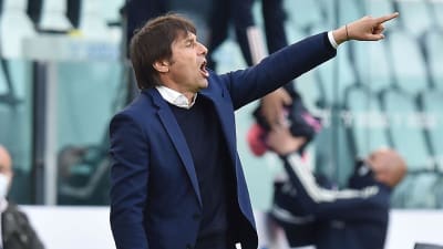 Antonio Conte gestikulerar i Inter.