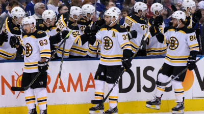 Brad Marchand, Patrice Bergeron och David Pastrnak bildar Bostons förstakedja.