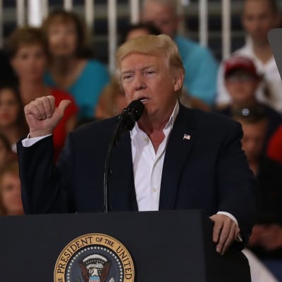 Donald Trump nämnde Sverige i sitt tal på flygplatsen i Melbourne, Florida den 18 februari 2017.