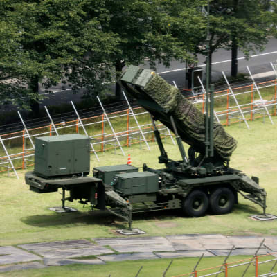 Patriot PAC3 -ohjuksentorjuntalaitteisto Tokiossa Japanin puolustusministeriössä heinäkuun lopussa.