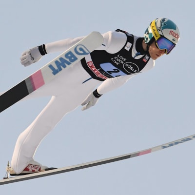 Antti Aalto hoppar