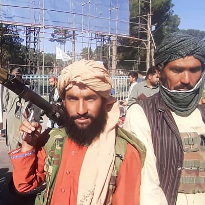 Fredsoperationen i Afghanistan pågick i 20 år - nu avslutas den under kaotiska former.
