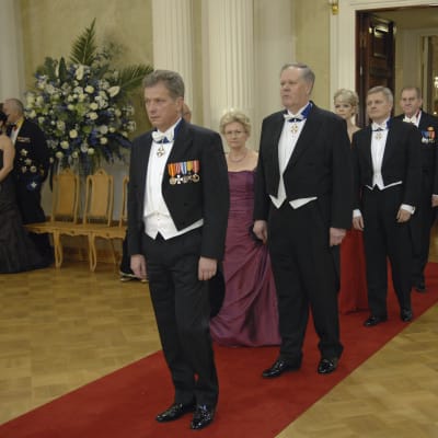Riksdagens talman Sauli Niinistö anländer till slottet 2008.