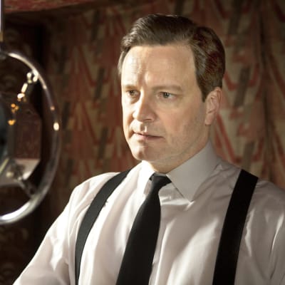 Colin Firth elokuvassa Kuninkaan puhe.