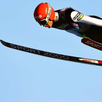 Antti Aalto hoppar backe i Garmisch-Partenkirchen, 1.1.2017.