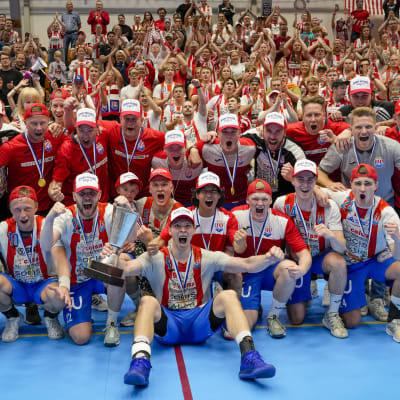 BK-46 firar ligaguldet 2023.