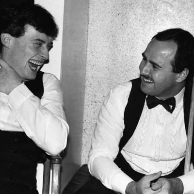 Jimmy White (vas.) ja Tony Meo ponnistivat snookerissa huipulle Lontoon Tootingista. 
