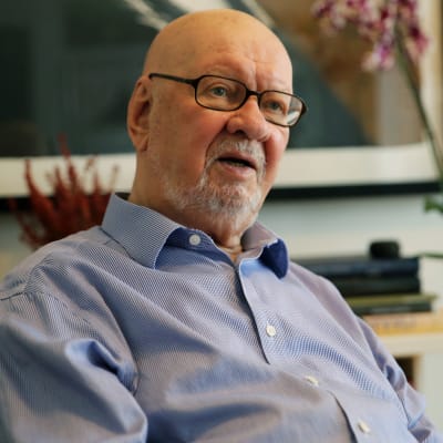 Jaakko Iloniemi, minister och veterandiplomat