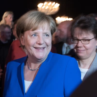 Förbundskansler Angela Merkel ler efter att valdebatten avslutats.