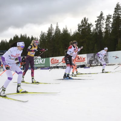 Starten i sprintfinalen i Finska cupen i längdskidåkning i Vuokatti.