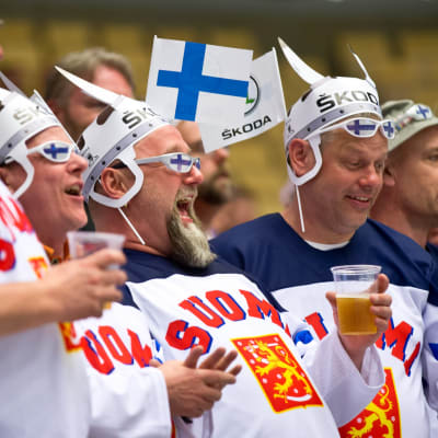 Suomalaisia jääkiekkofaneja MM-kisoissa vuonna 2018.