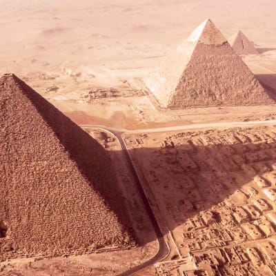 Egyptin pyramidit kiinnostavat tutkijoita.