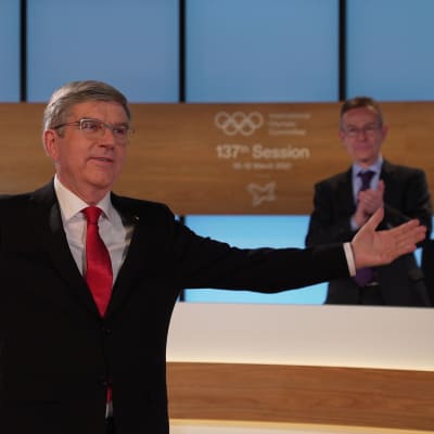 Thomas Bach leder den internationella olympiska komittén.