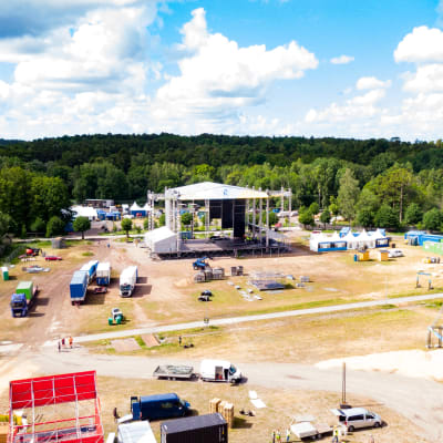 bild av ett festival område.