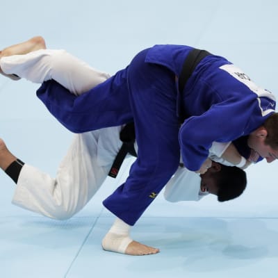 Jack Hatton (sininen judogi) Tokion MM-tatamilla elokuussa 2019. 