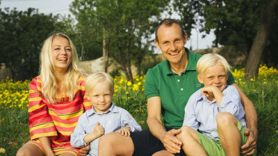 Familjen Nystedt Maria och Magnus med sönerna Adrian och Maximilian.
