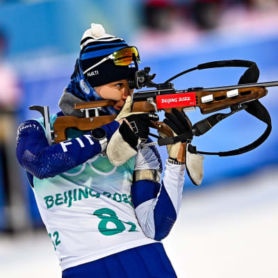 Mari Eder pystyammunnassa Pekingin olympialaisissa.