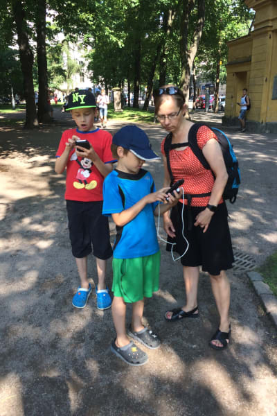 Pokémon Go-spelare i Gamla kyrkoparken