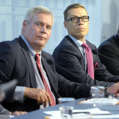 Regeringen håller presskonferens angående budgetförhandlingarna 27.8.2014