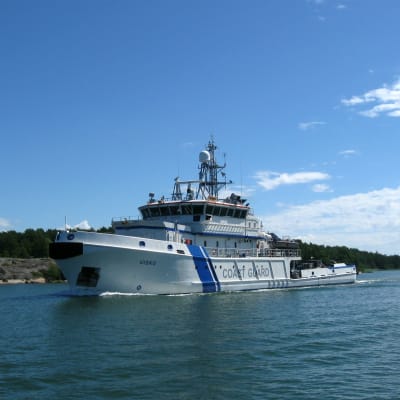 Sjöbevakningens fartyg "Uisko" nära Lypertö, Gustavs juli 2016.