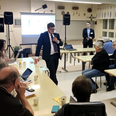  informationsmöten i Korsholm kring en eventuell kommunsammanslagning i Replot-Björkö skola.