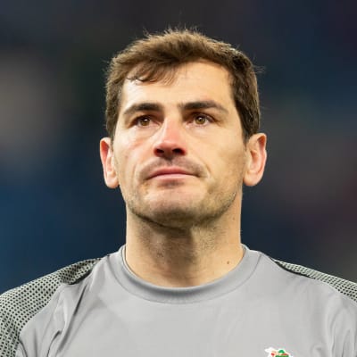 Iker Casillas i Portos tröja.