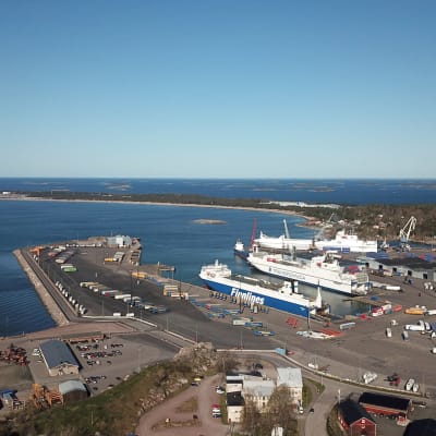Flygbild av Hangö hamn. 