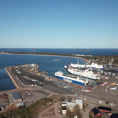 Flygbild av Hangö hamn. 