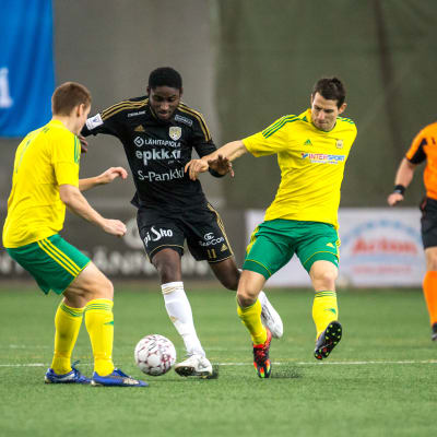 SJK:aren Tuco mötte Heikki Aho och Marco Matrone från Ilves.