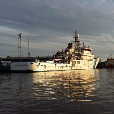 Bevakningsfartyget Tursas i sin hamn i Åbo.