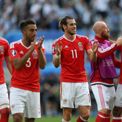 Gareth Bale ja Wales juhlii voittoa SLovakiasta