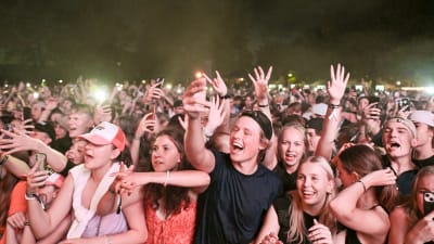 Publik på Augustinatten.