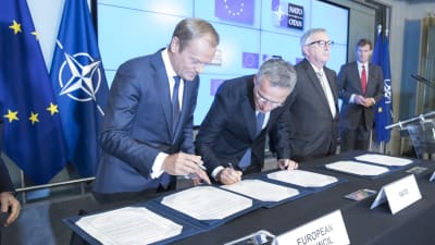 EU och Nato undertecknade på tisdagen för andra gången en gemensam deklaration om att stärka samarbetet mellan de två organisationerna