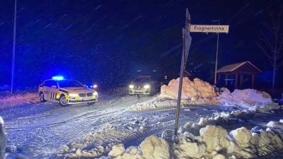 Polisbilar samlade i Norge efter jordskred 30.12.