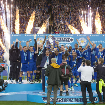 Leicester City juhlii Valioliiga-mestaruutta.