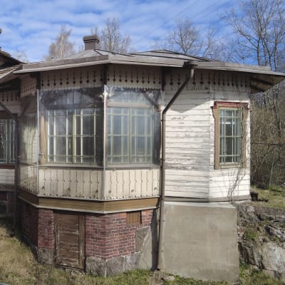 Kuva huvilarakennuksesta. 